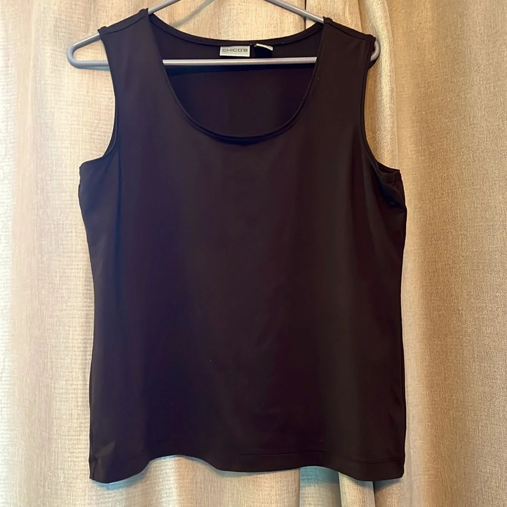 Chicos microfiber tank excellent condition Chico size 2/women 10–14 chocolate